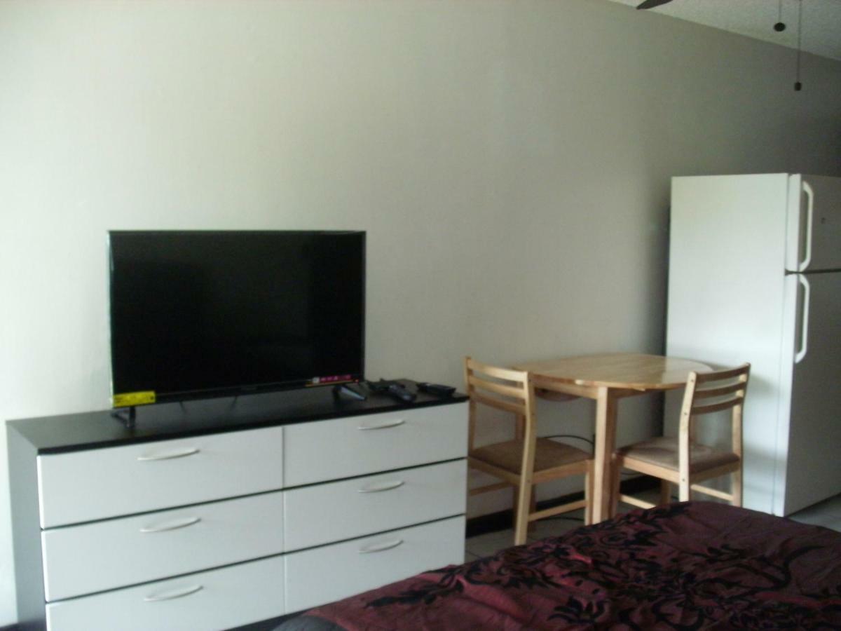 Newly Furnished Large Clean Quiet Private Unit Apartment Fort Lauderdale Luaran gambar