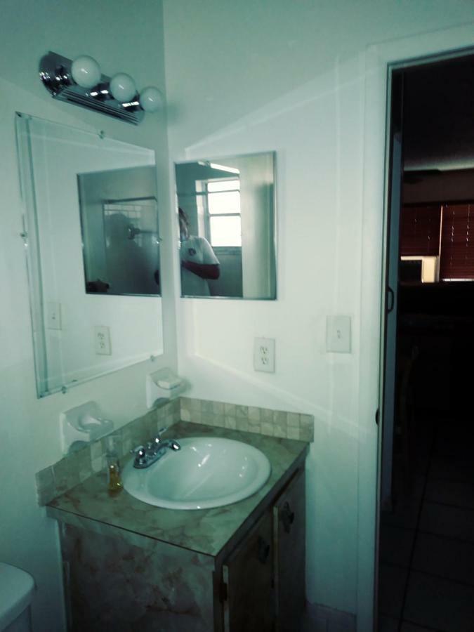 Newly Furnished Large Clean Quiet Private Unit Apartment Fort Lauderdale Luaran gambar